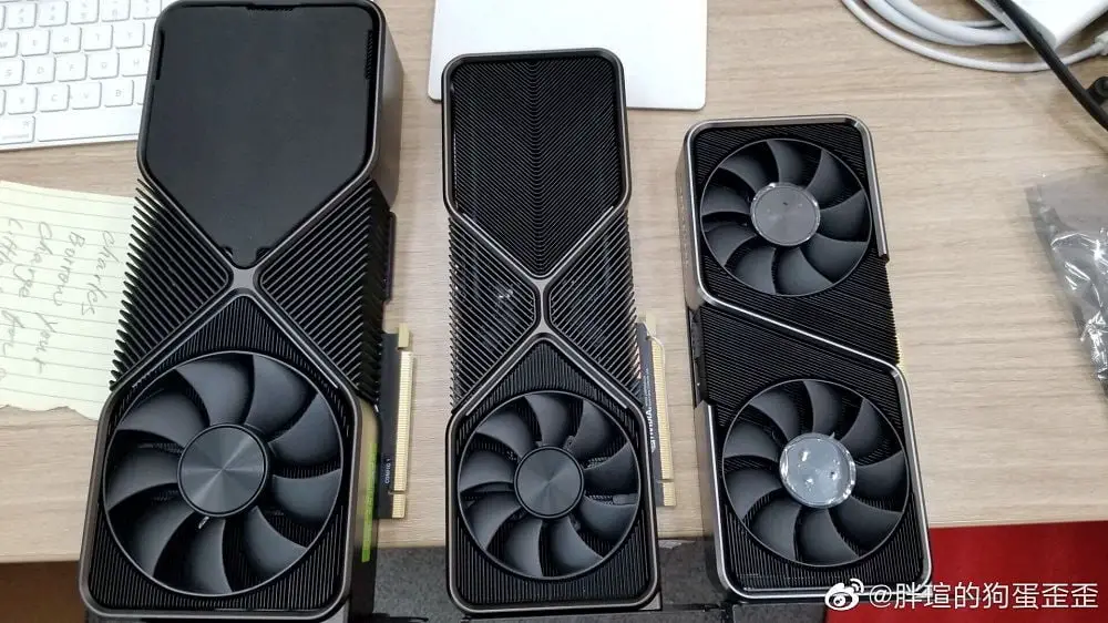 RTX 3090, RTX 3080 and RTX 3070 size comparison: an image leaked
