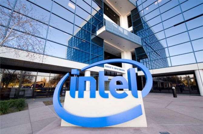 IntelはSSDおよびNANDメモリ事業をSKHynixに90億ドルで売却