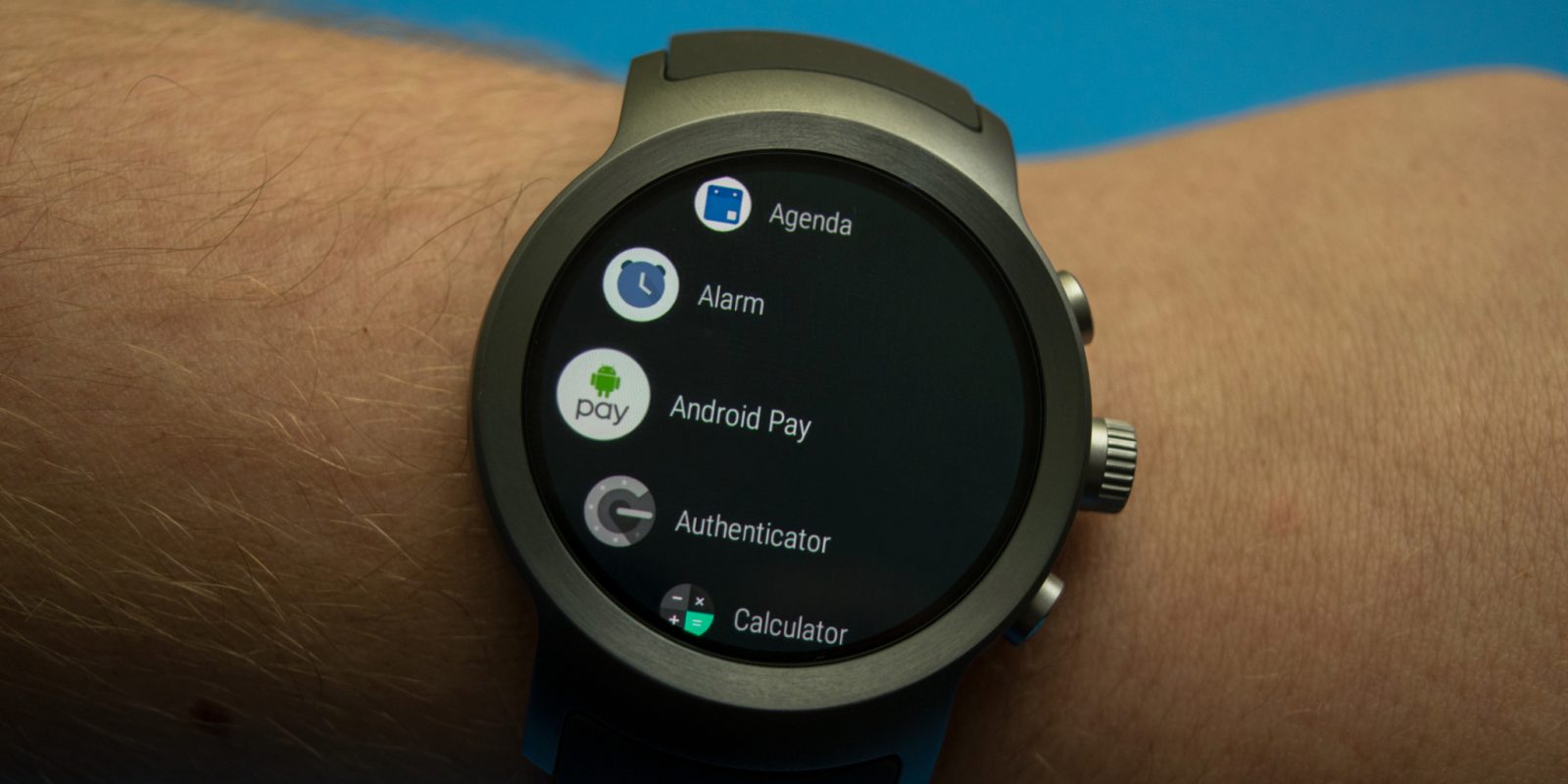 How to uninstall apps from smartwatch in Wear OS?
