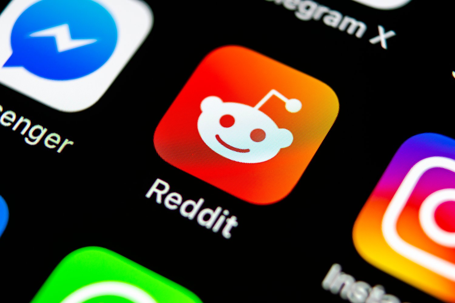 Reddit buys TikTok's rival Dubsmash