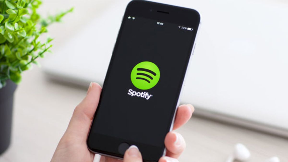 Spotify adds options to share lyrics with friends