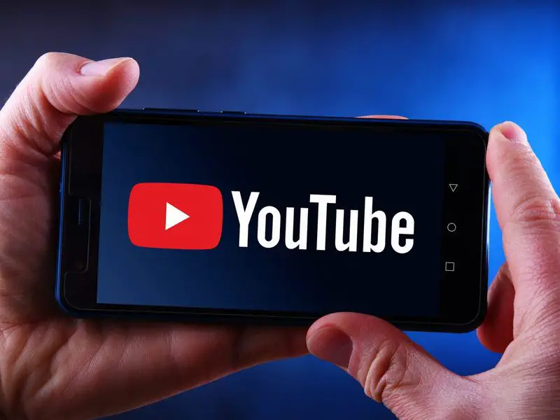 YouTube tests a feature to create short TikTok-style videos