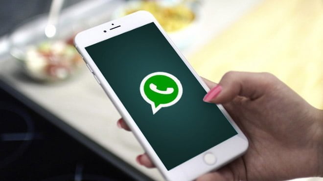 How to mute a video before sending it on WhatsApp?