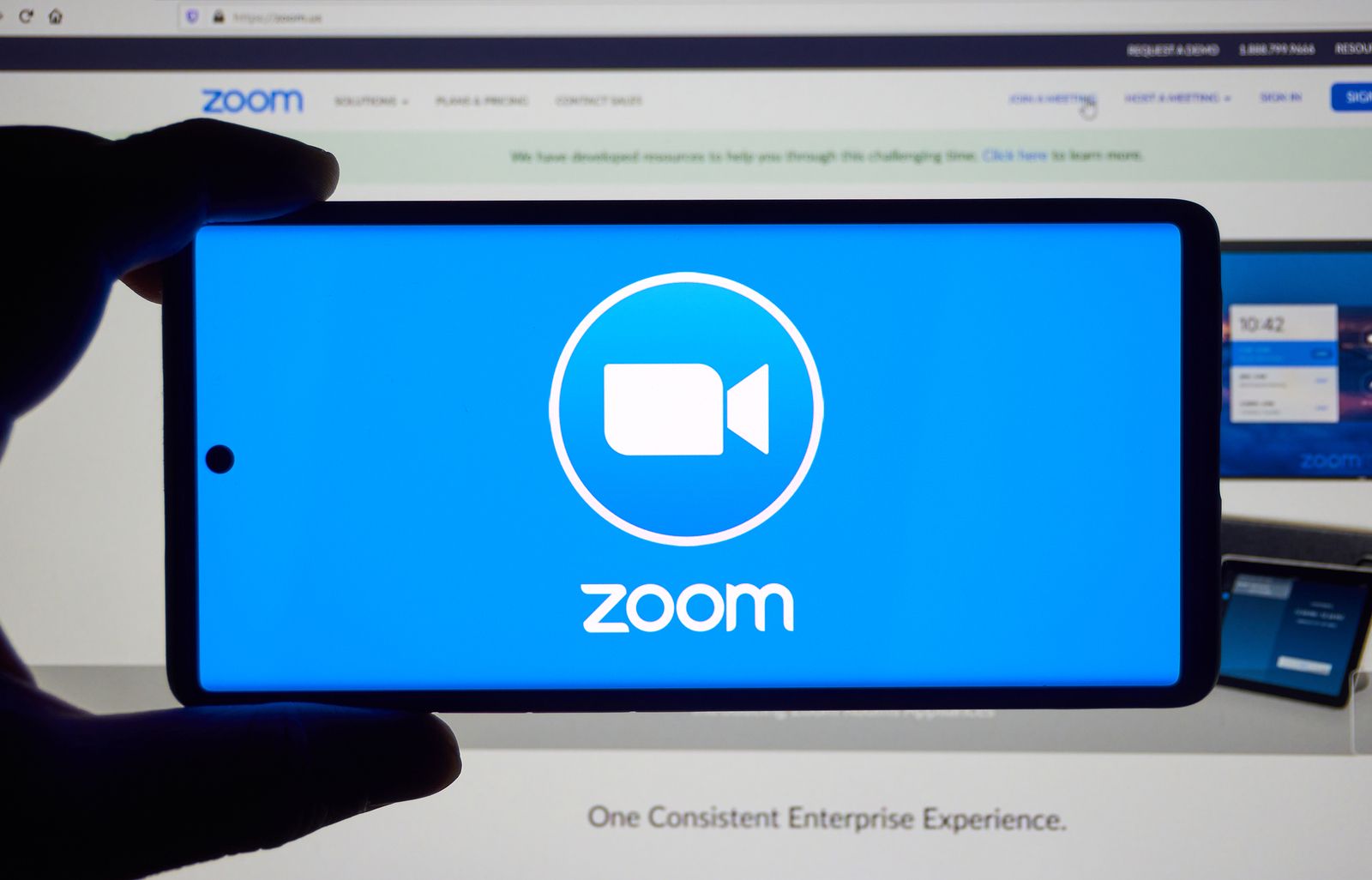 Zoom will offer live transcription for free accounts