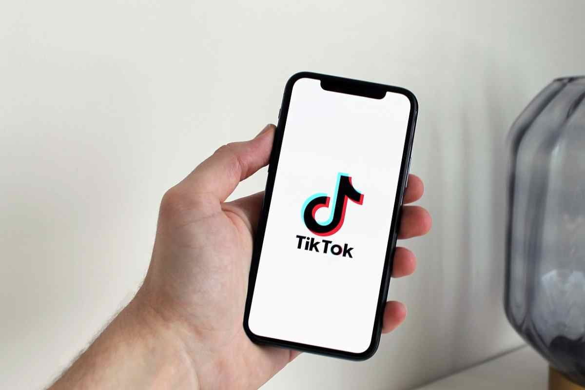 TikTok reportedly preparing for group chats