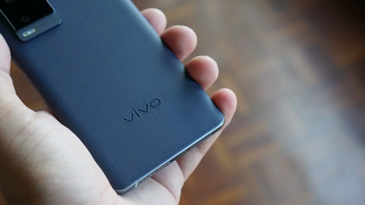 Airline vetoes VIVO cell phones after shipment of them caught fire