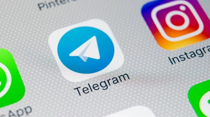 How to download all photos and videos from a Telegram chat?