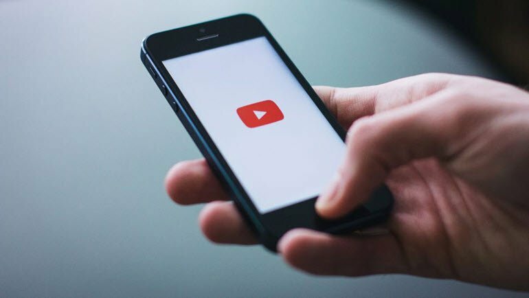 YouTube is testing 'listening controls' UI for music in main app