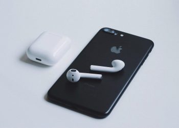 How to connect two Bluetooth speakers or devices to one iPhone?