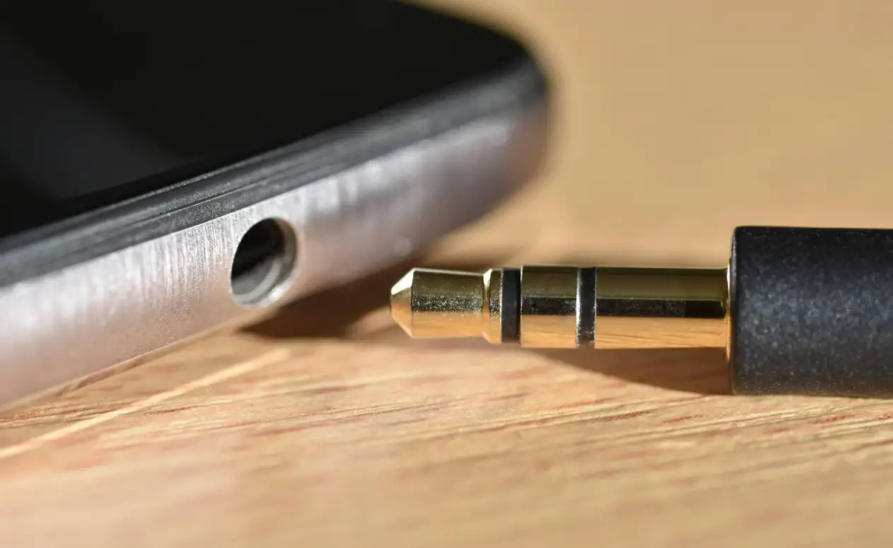 How to fix the headphone jack on Android?