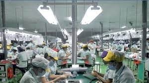 Apple and Samsung suppliers make workers sleep on factory floors in Vietnam to avoid spreading the COVID-19