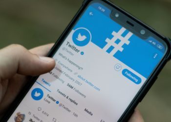 Twitter now lets you change who can reply to you even after you Tweet