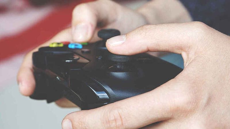China imposes a limit of 3 hours of video games per week for minors under 18 years of age