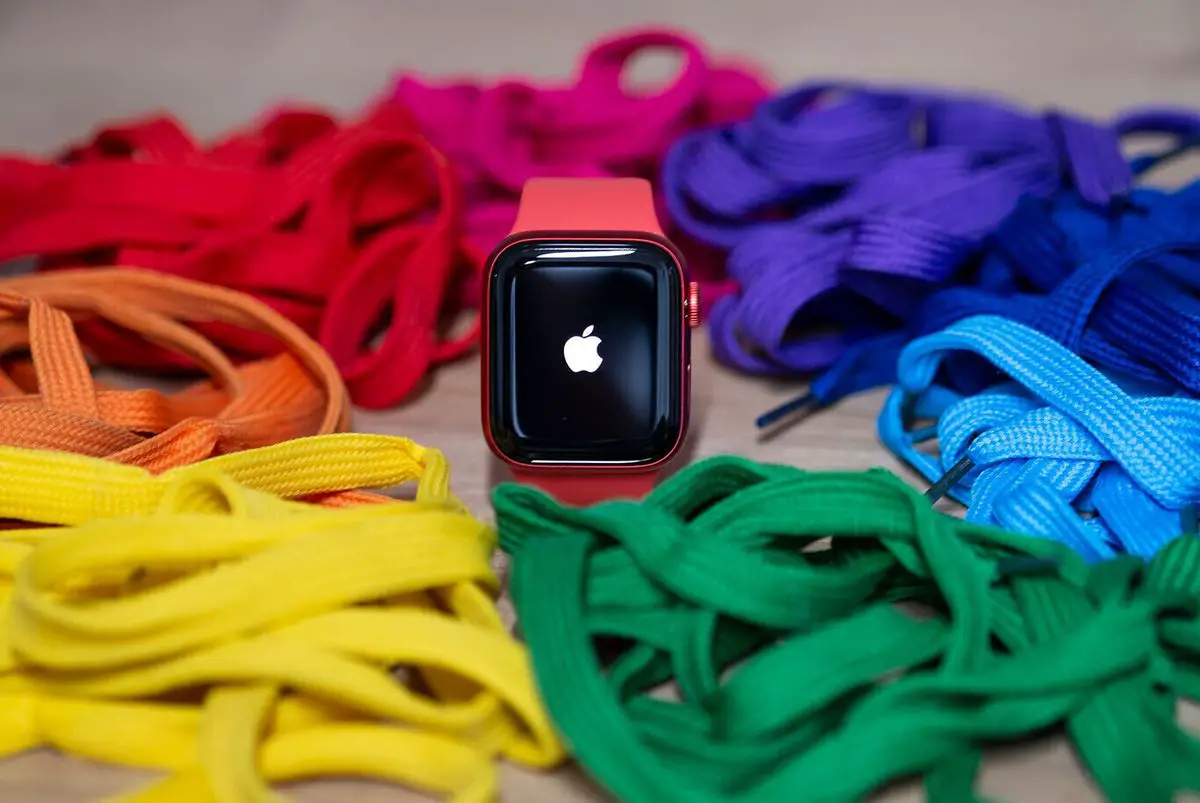 Smartwatch sales grow 27% with Apple Watch leading the way