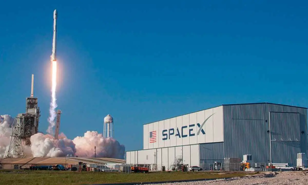 SpaceX will take advertising into space