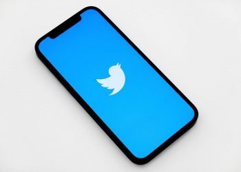 Twitter tests new system for reporting tweets with erroneous information