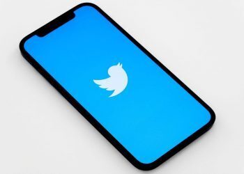 Twitter may block access to tweets if you are not logged in