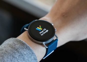 How to speed up your Wear OS watch by reducing its animations?