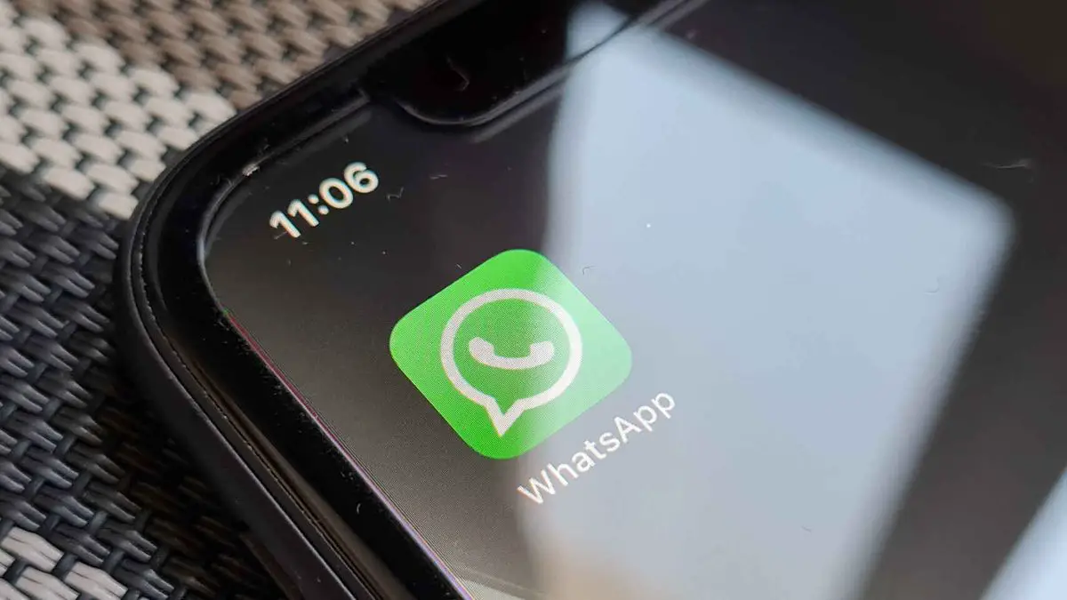WhatsApp is testing contact-to-contact money transfers and multi-device support