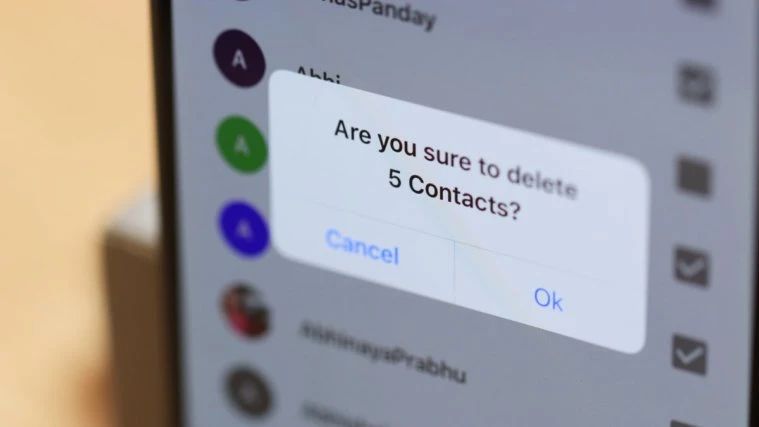How to delete contacts on iPhone?