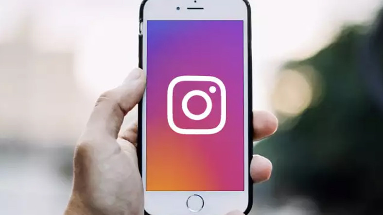 How to reply to a message on Instagram?