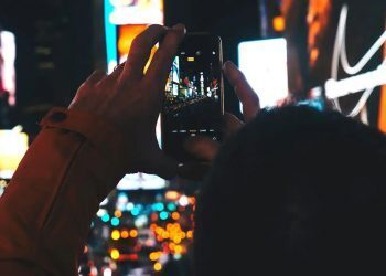 iOS 15 will let us disable night mode on the iPhone