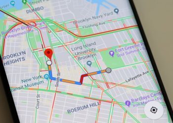 How to change voice and language in Google Maps on Android?