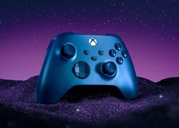 This Aqua Shift Special Edition blue Xbox controller look gorgeous