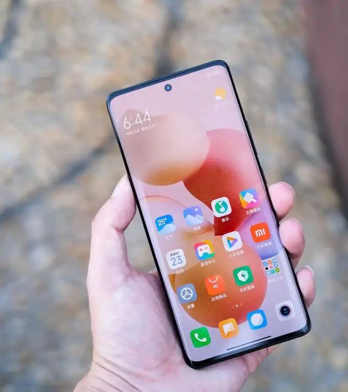 First look to Xiaomi CiVi