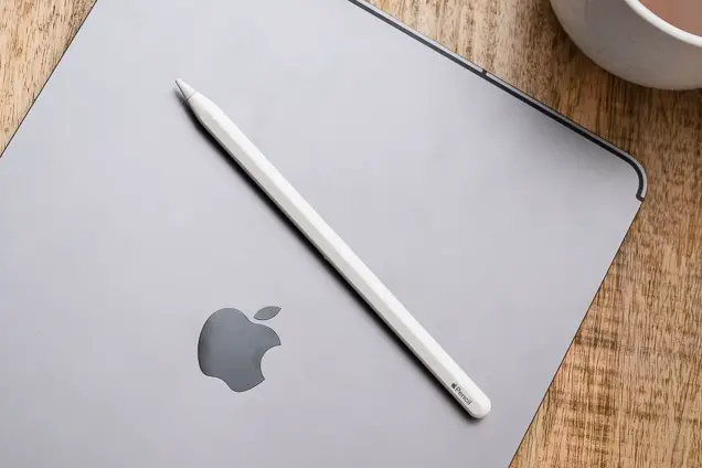 How to check Apple Pencil battery level on iPad?