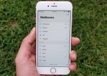 How to create a disposable email address on iOS 15 using Hide My Email?