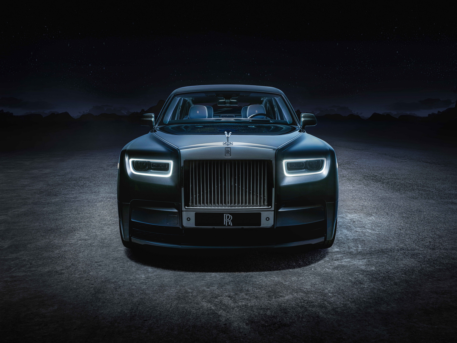 Rolls-Royce will only manufacture electric cars starting from 2030