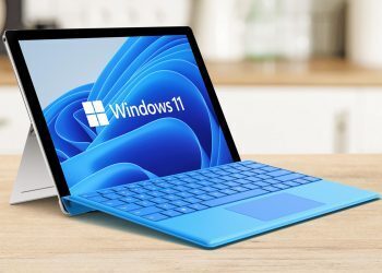 How to change mouse cursor color and size on Windows 11?