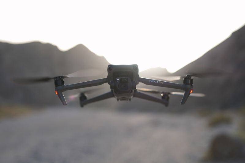 Lancement du drone phare DJI Mavic 3 avec une caméra Hasselblad