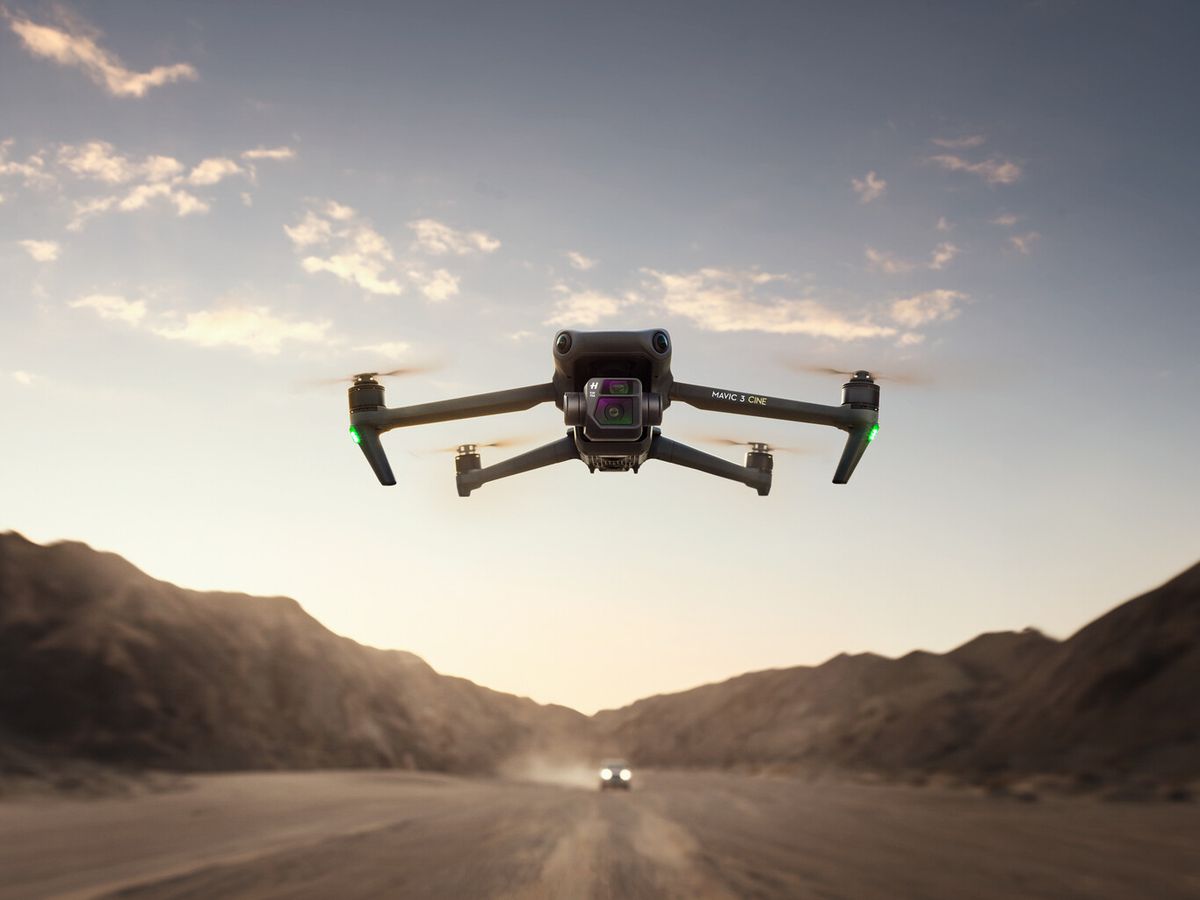 Lancement du drone phare DJI Mavic 3 avec une caméra Hasselblad