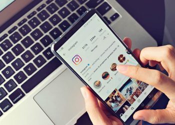 Instagram might let users add moderators to live videos and like Stories