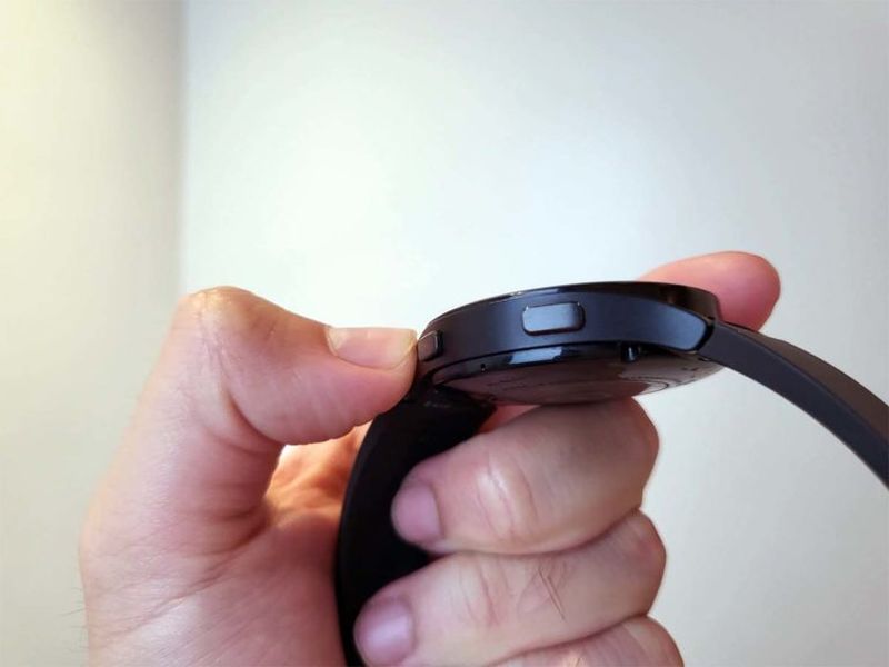 Comment changer les raccourcis des boutons sur Galaxy Watch 4 ?