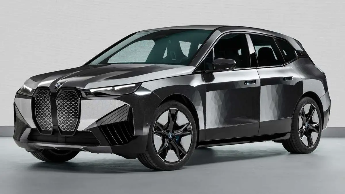 Al CES 2022, BMW rivela la sua nuova tecnologia di verniciatura che cambia colore: E Ink