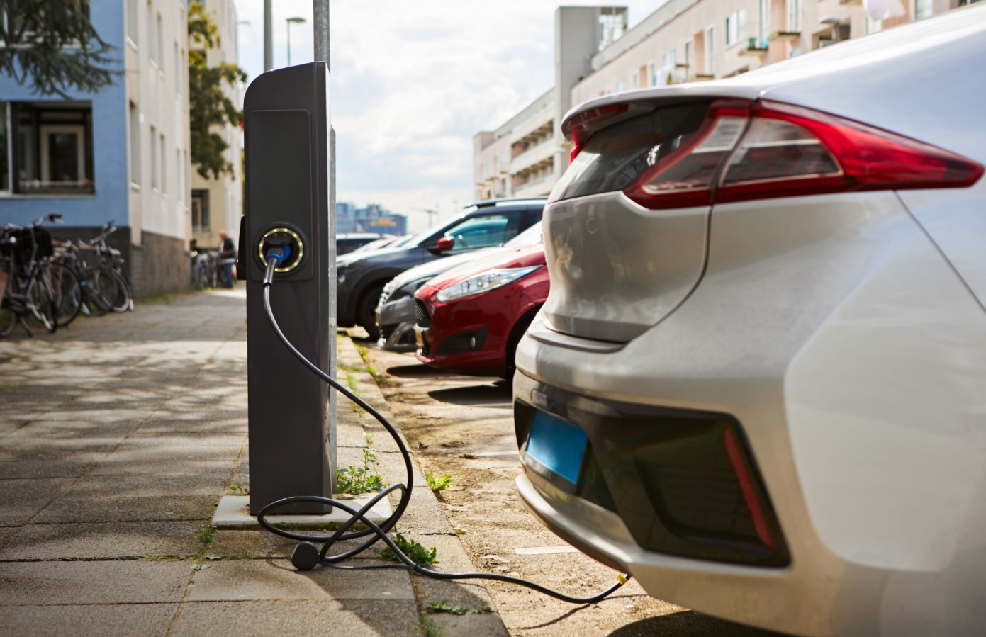 EV sales can surpass traditional car sales in Europe by 2025