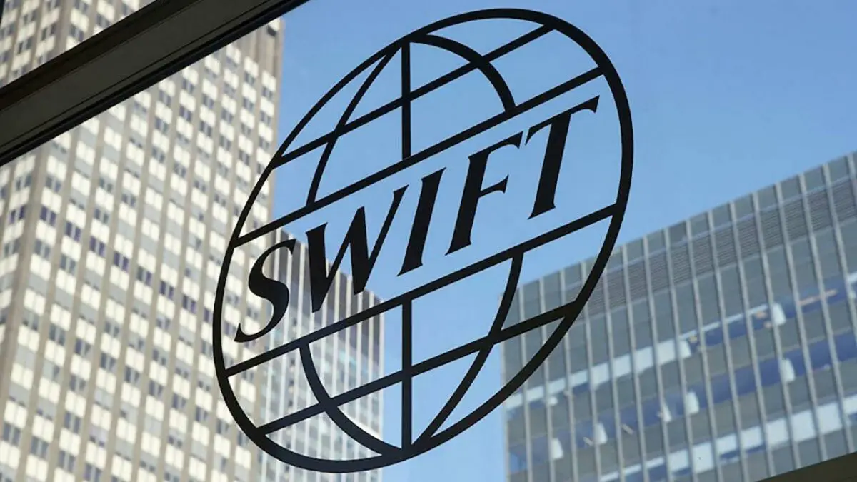 Biden propose des sanctions sévères contre la Russie : le système bancaire SWIFT pourrait être sur la table