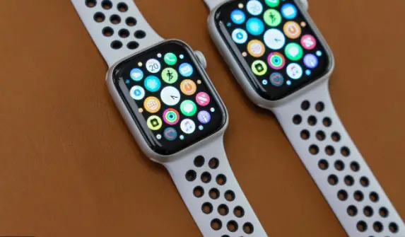 Apple rolls out watchOS 8.4.1 for Apple Watch Series 4 and later