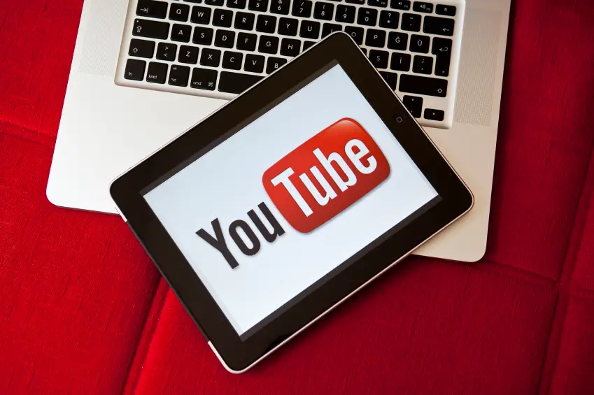 YouTube zarobił 8,6 mld USD na reklamach w czwartym kwartale 2021 r., przewyższając Netflix