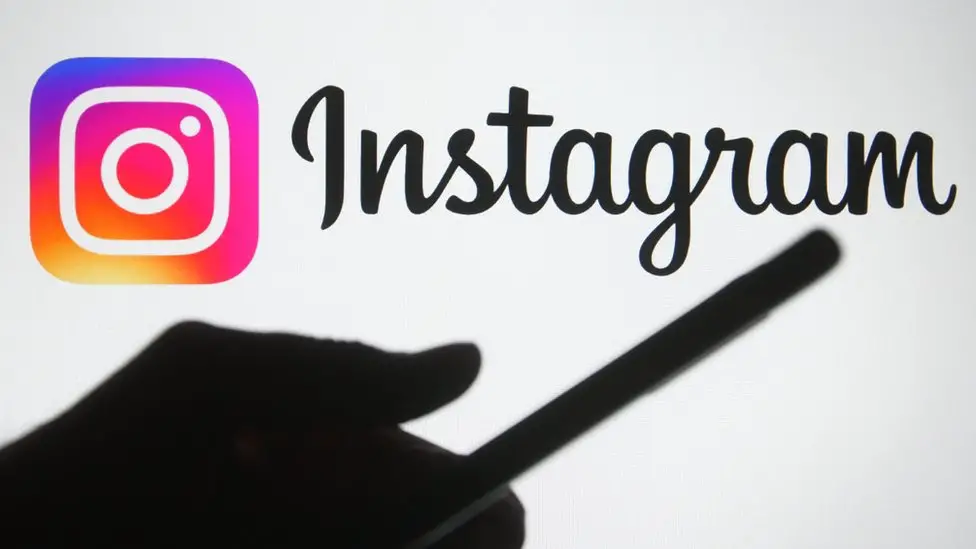 How to switch to chronological feed on Instagram?