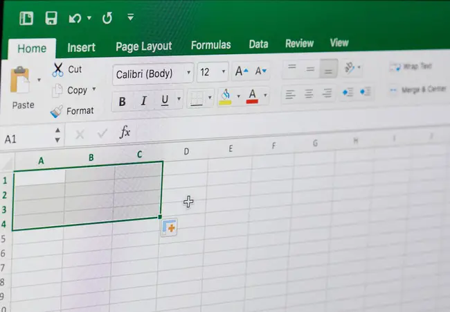 In deze handleiding gaan we uitleggen wat Scroll Lock is in Excel en hoe u Scroll Lock in Excel kunt ontgrendelen op alle apparaten, inclusief desktops, laptops en Mac.