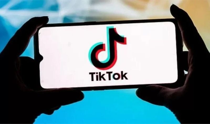Le nouveau bouton TikTok Dislike permettra aux utilisateurs de signaler les commentaires inappropriés et nous vous montrerons comment ne pas aimer les vidéos sur TikTok.