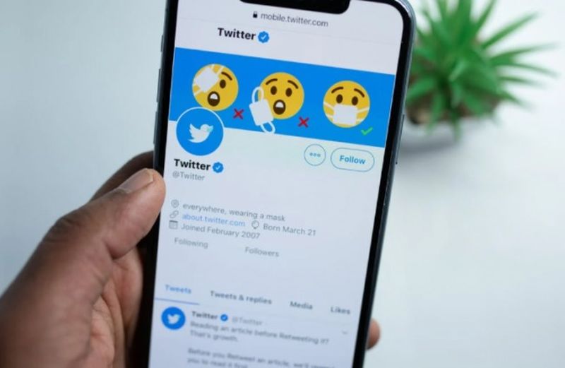 La plate-forme de médias sociaux populaire Twitter teste actuellement une fonctionnalité de non-mention.  Voulez-vous apprendre à vous démentir d'un tweet ?