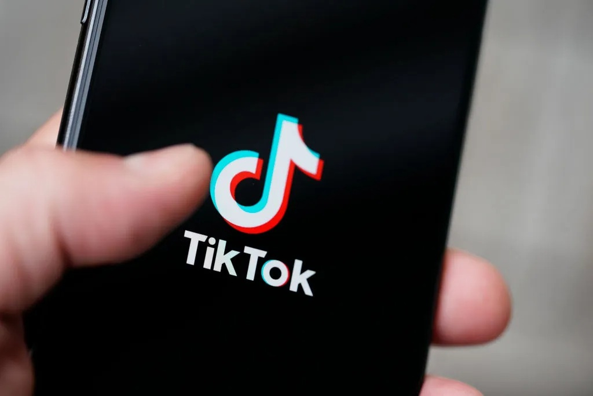 В этой статье мы расскажем, как получить фильтр для бровей TikTok, чтобы вы могли сделать их настолько совершенными, насколько это возможно.
