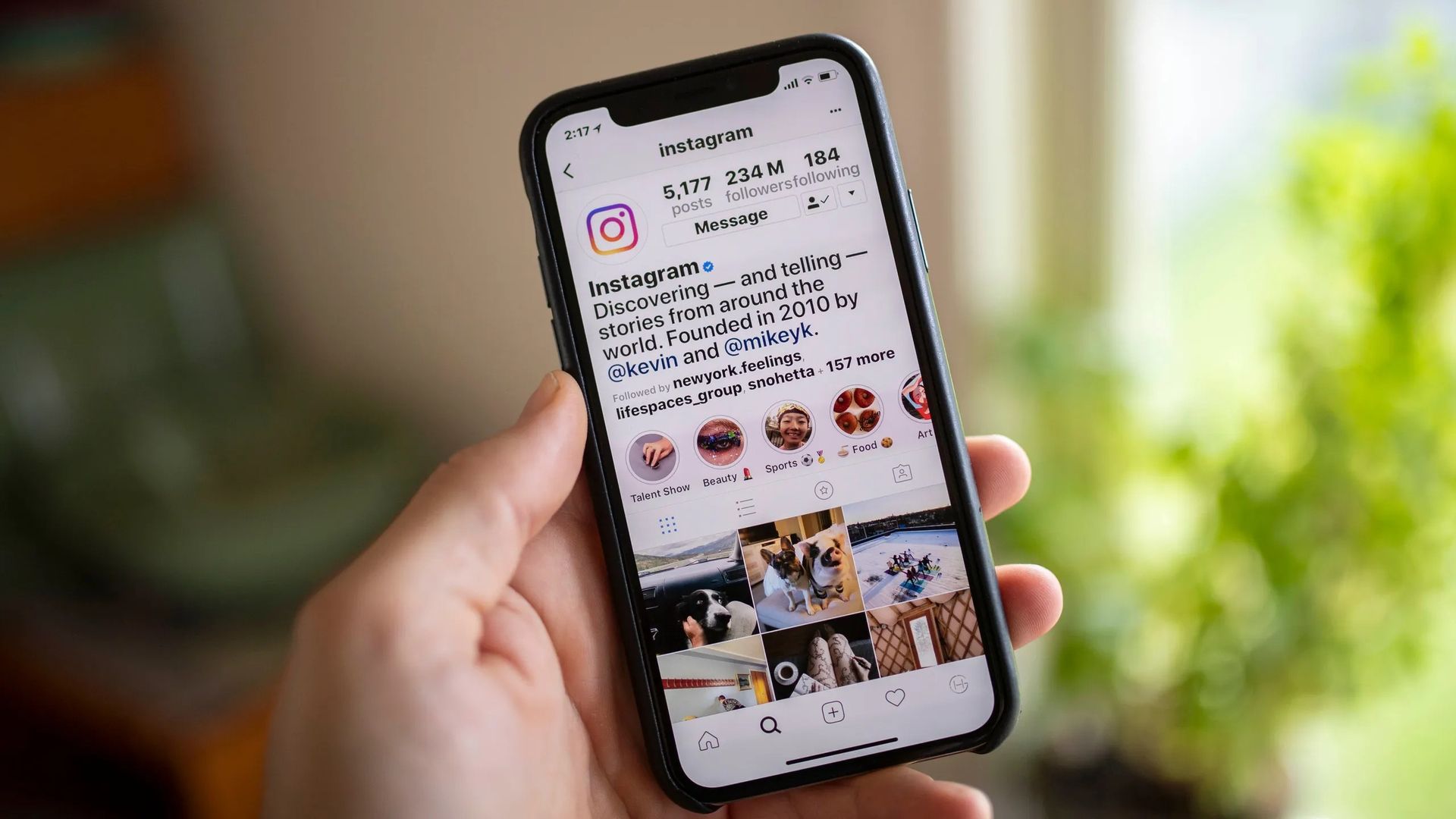 These days, social networking sites include a function that displays when someone last logged on, which can be either useful or problematic and depending on your situation you may not want this, and want to learn how to hide last seen on Instagram.