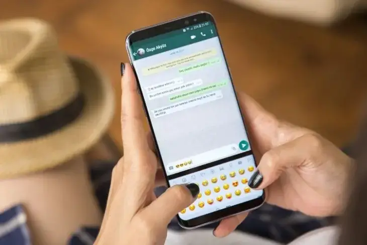 Today, we are going to go over how to use message reactions on Whatsapp messages, so you can show your thoughts and feelings on any message through emojis.