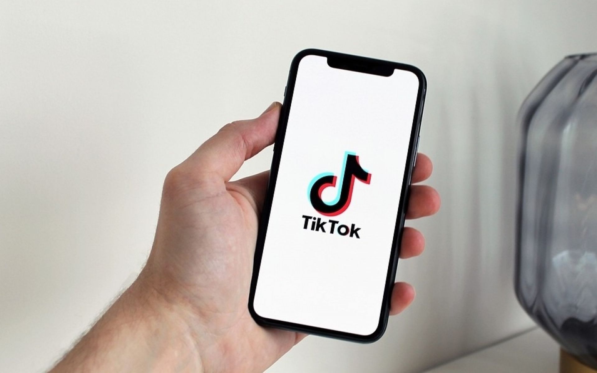 Como usar o filtro de rosto triste do TikTok?